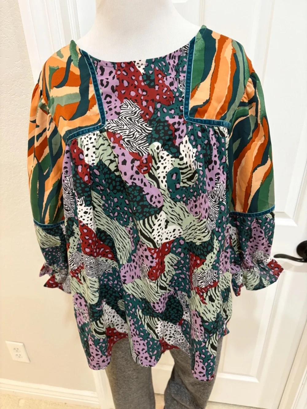 UMGEE Mixed Printed Green Multi-Color Blouse With Velvet Details Size M - Picture 4 of 11